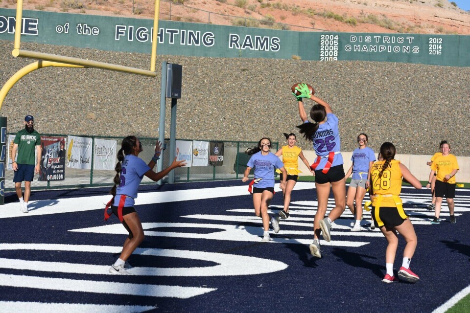 Brayden Davidson Rio Rancho RRHS Powder-Puff: Sophomores upset seniors | Rio Rancho | rrobserver.com