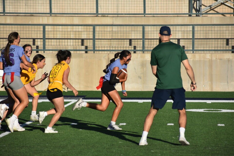 Brayden Davidson Rio Rancho RRHS Powder-Puff: Sophomores upset seniors | Rio Rancho | rrobserver.com