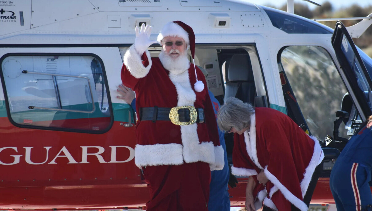 TOUCHDOWN: Helicopter delivers Santa to SRMC